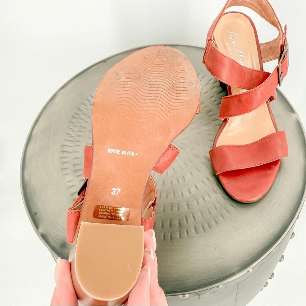 Chic Brown Wedges with Soft Straps